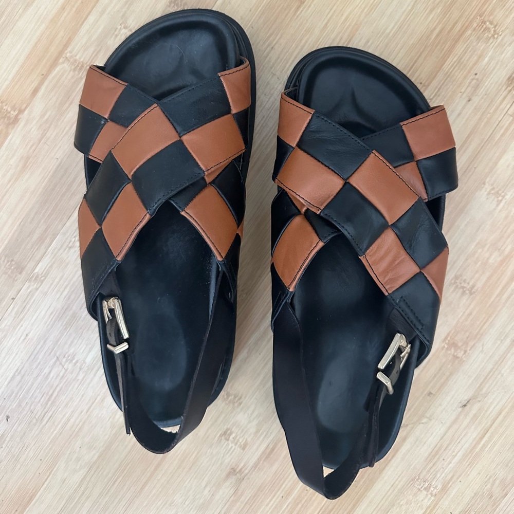 ALOHAS Two-Tone Woven Leather Sandals in Black and Brown - Picture 3 of 5
